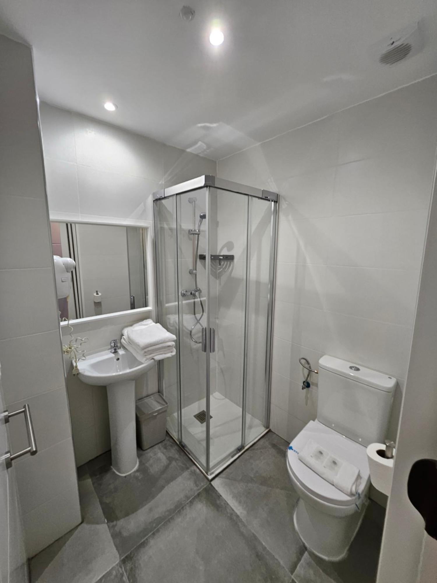 Double Room Private Bathroom,1513554076:JPEG